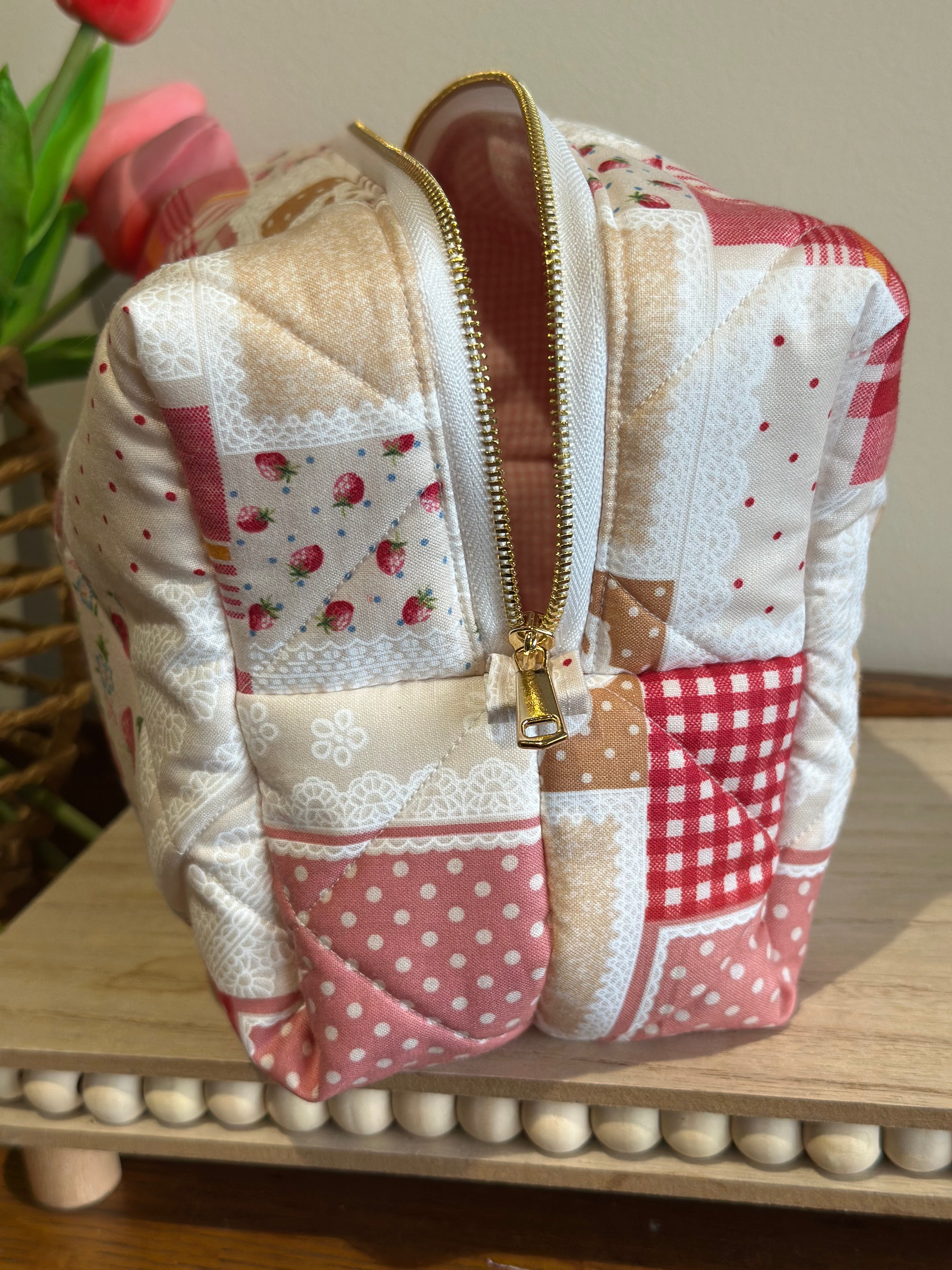 The Carryall - Pink cottage Core