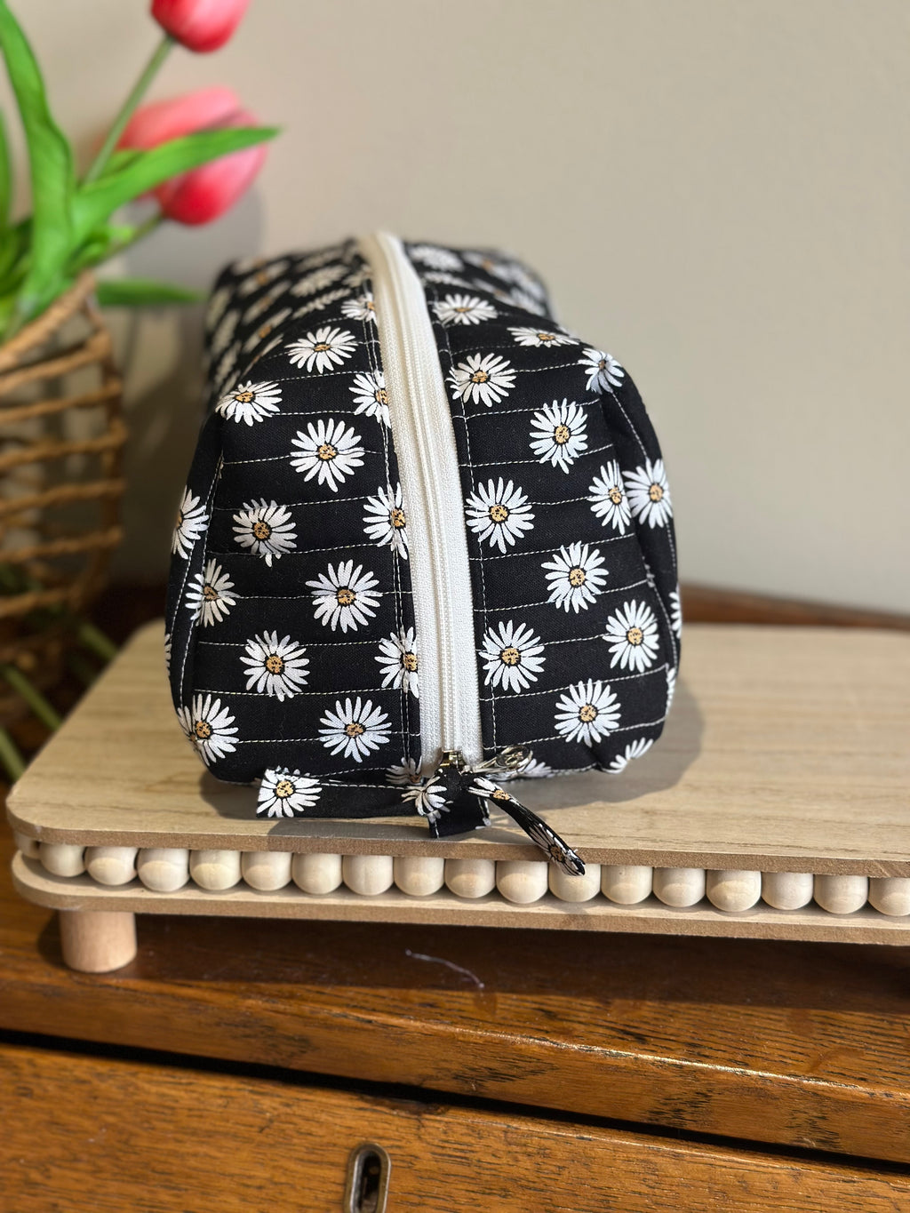 The Beauty Case - Black Daisy