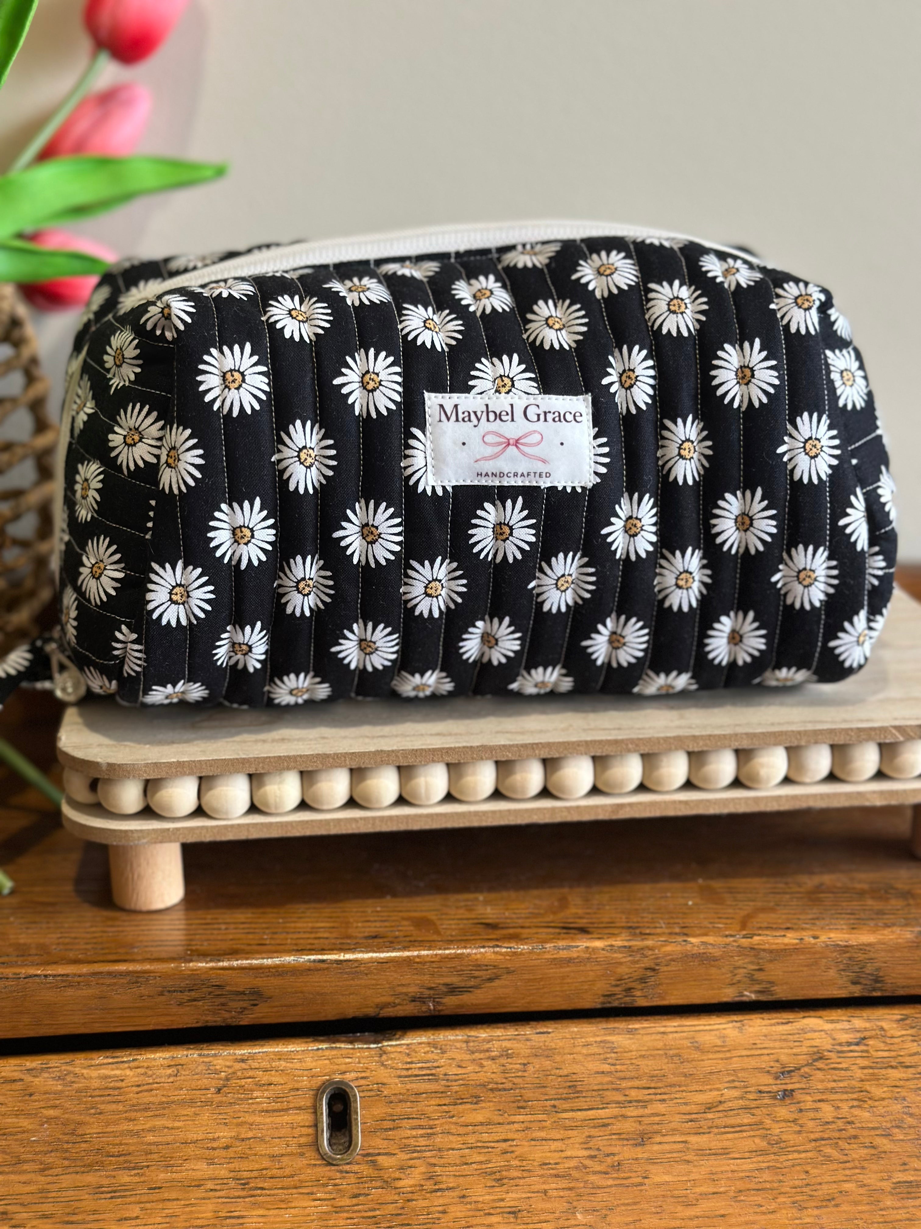 The Beauty Case - Black Daisy