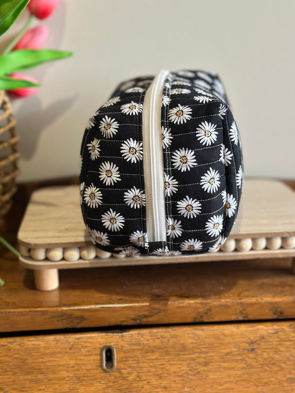 The Beauty Case - Black Daisy