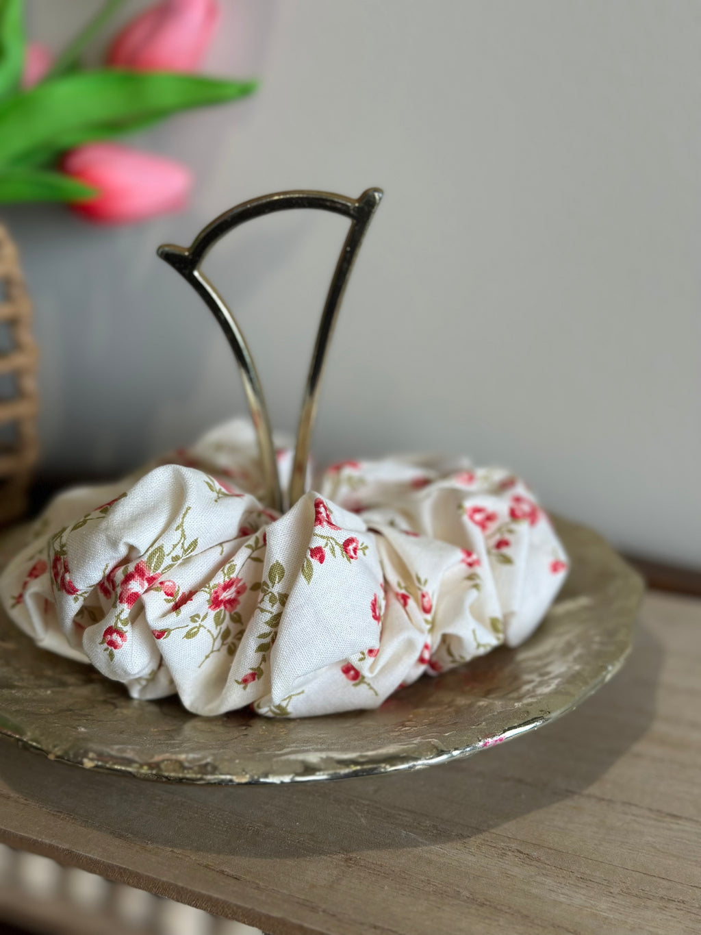 The Everyday Scrunchie - Vintage Floral
