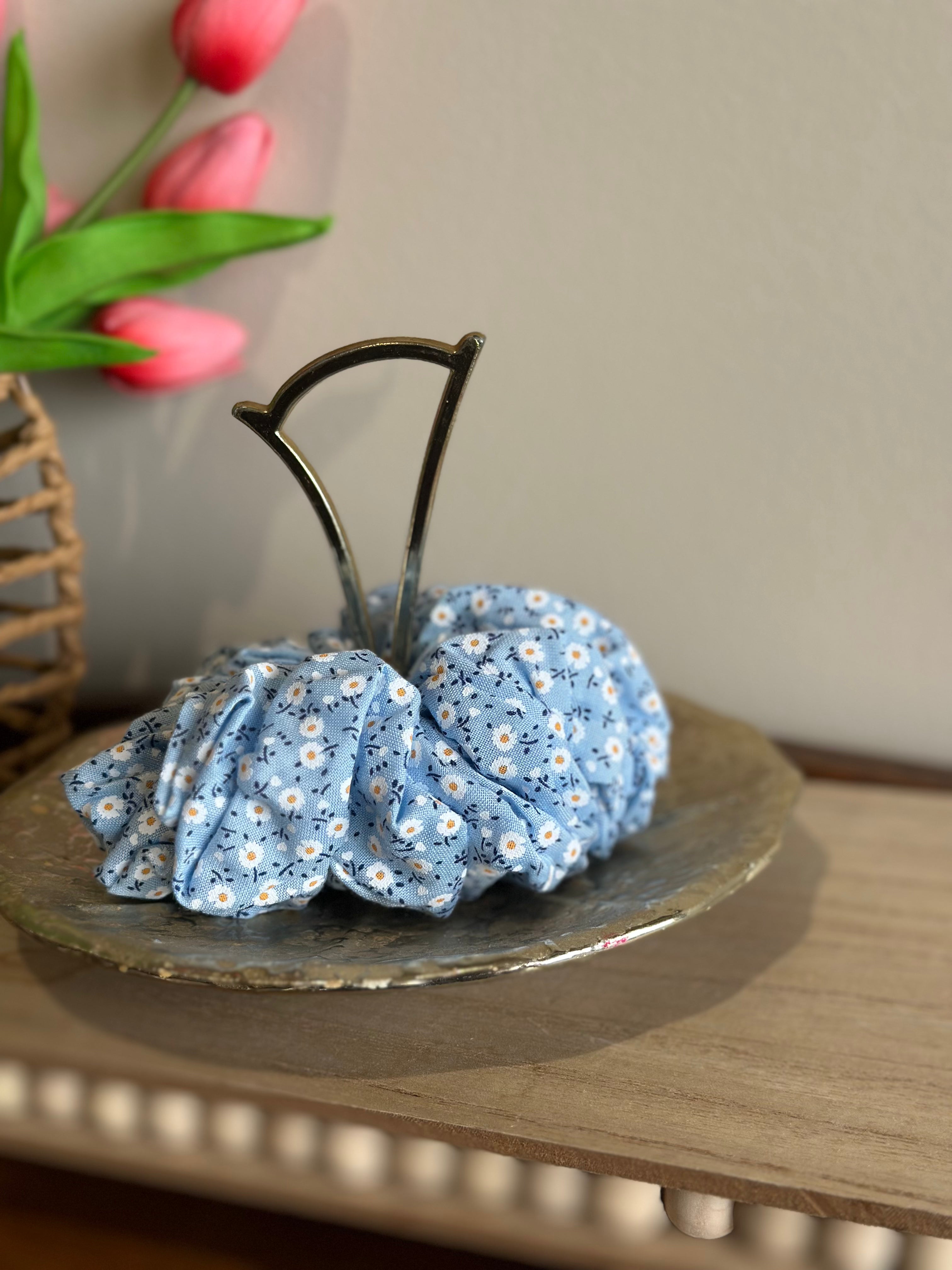 The Everyday Scrunchie - Blue Daisy