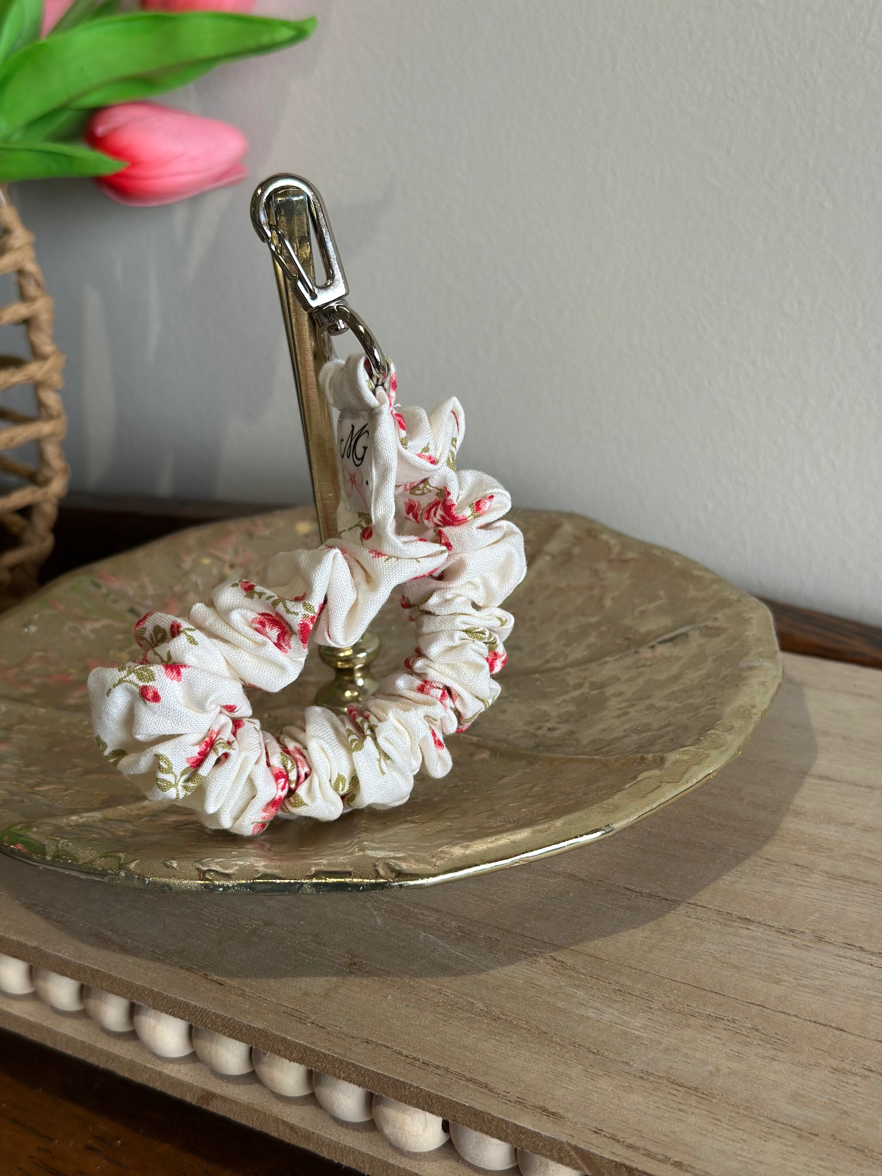The Keepsake Wristlet - Vintage Floral