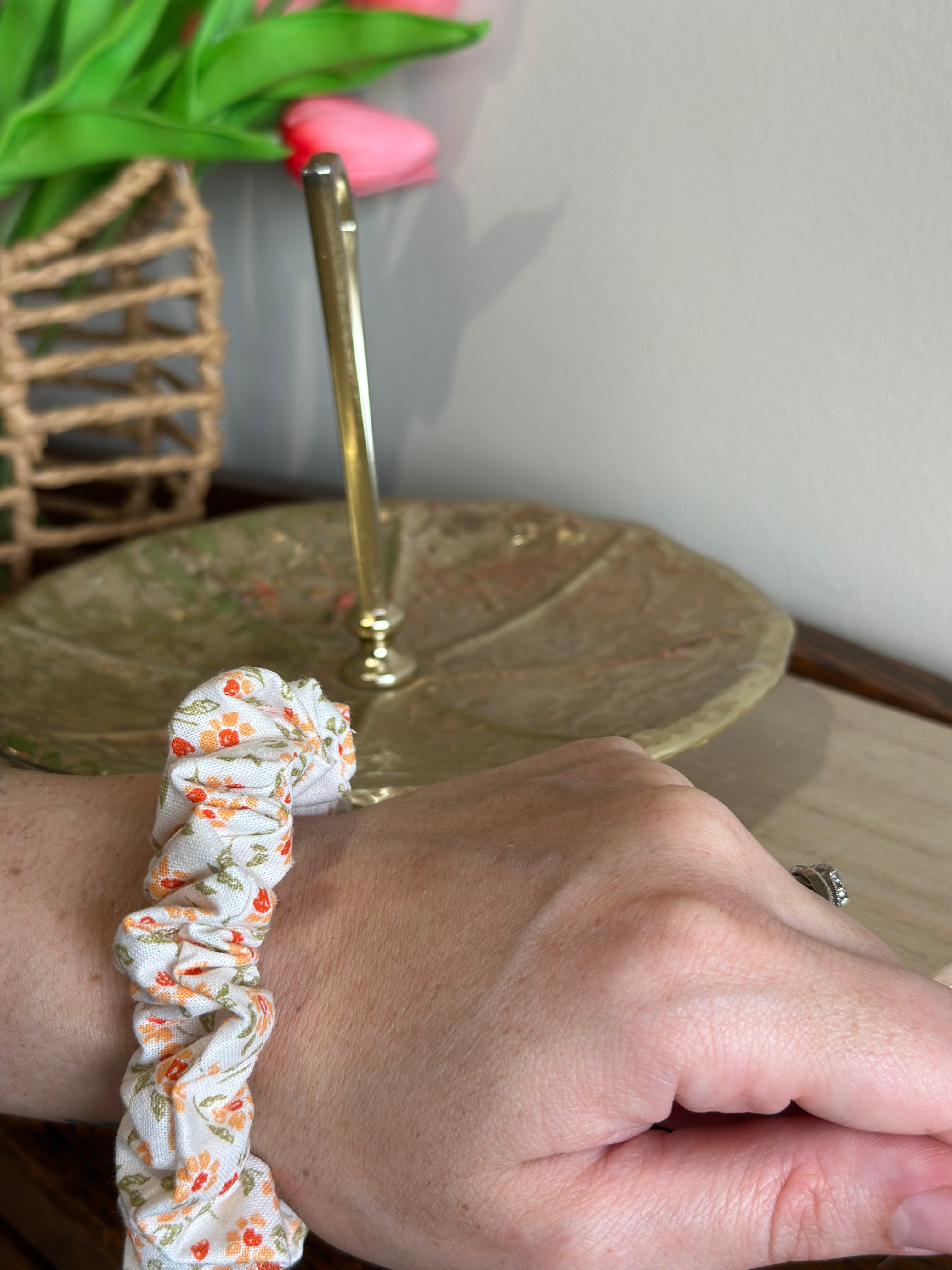 The Keepsake Wristlet - Orange Micro Floral