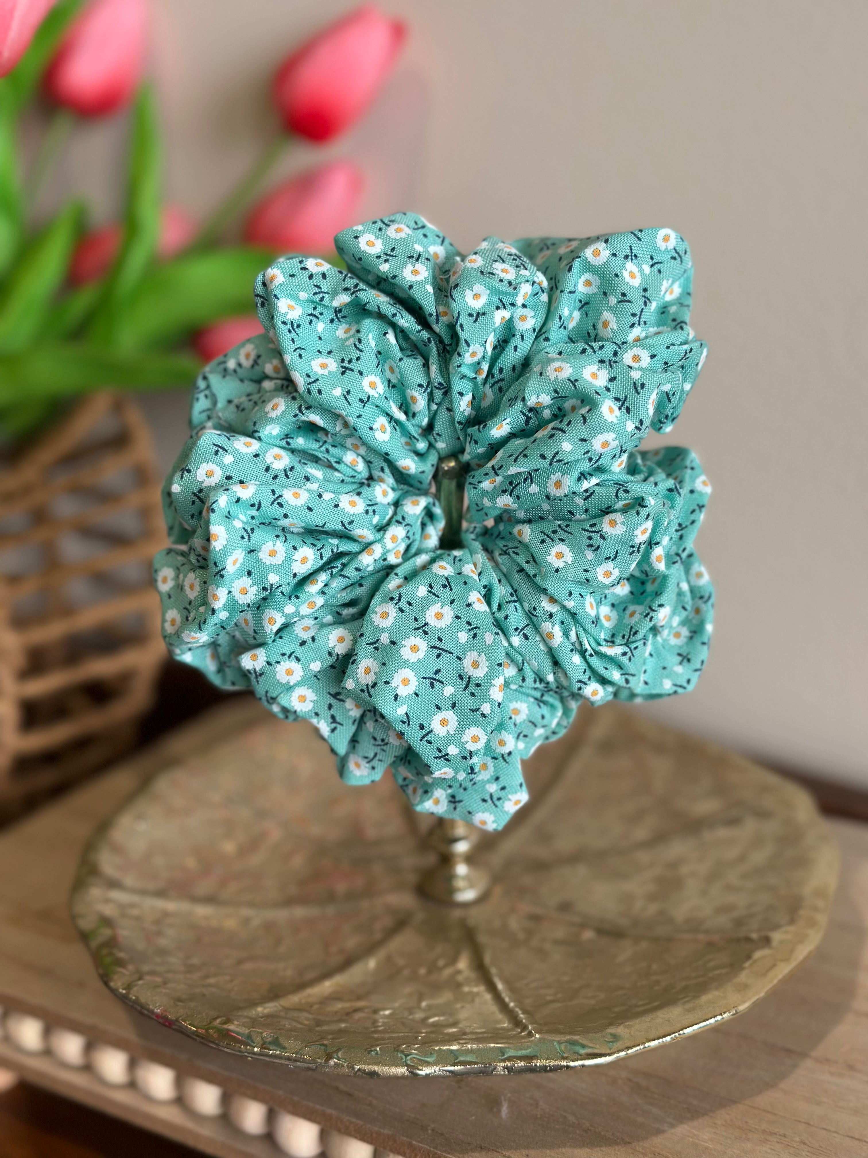 The Everyday Scrunchie - Teal Daisy