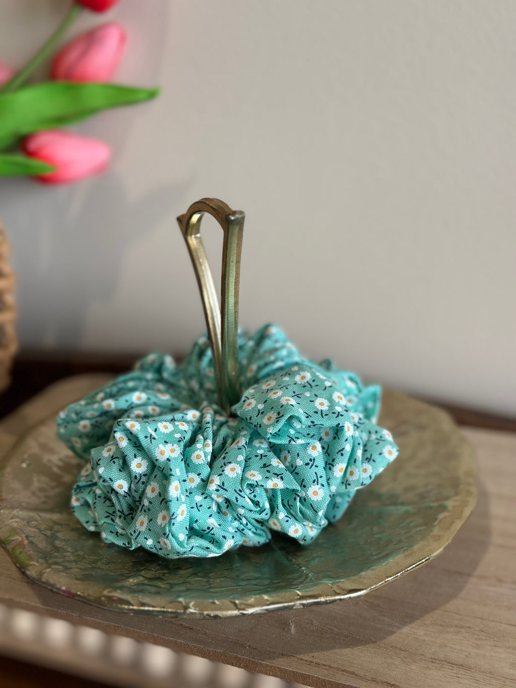 The Everyday Scrunchie - Teal Daisy