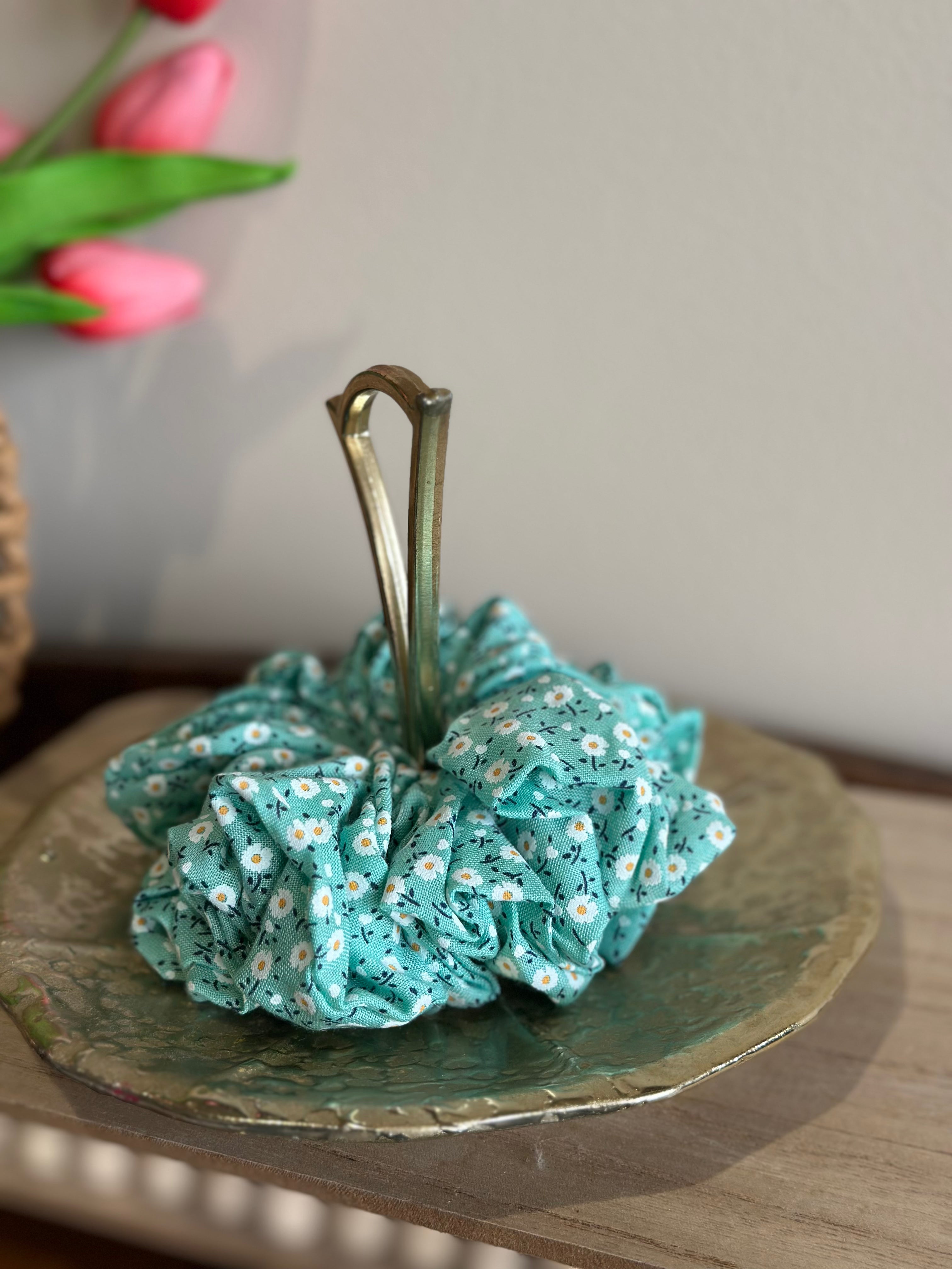 The Everyday Scrunchie - Teal Daisy